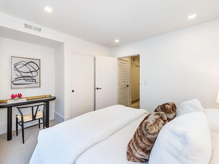 1288 Howard St #330 — Photo 4