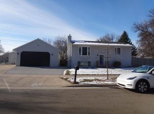 1709 10th Ave SE, Rochester, MN 55904