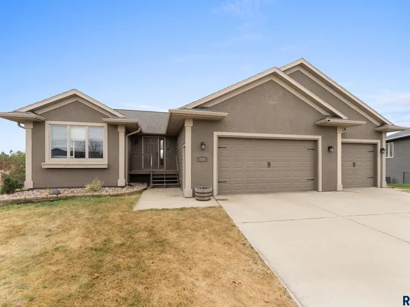 816 N Snowberry Cir, Brandon, SD 57005