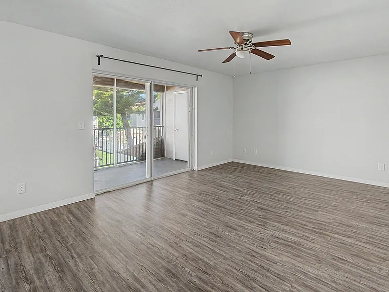 7210 N Manhattan Ave #621 — Photo 8