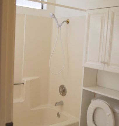 3rd image of 4232 Winona Ave #1