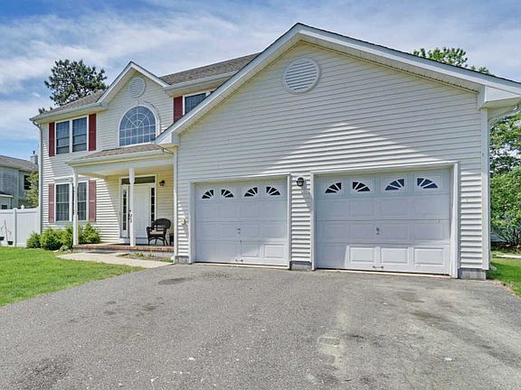 3rd image of 213 Beechmont St