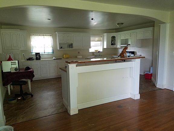 3rd image of 153 Meadow Dr