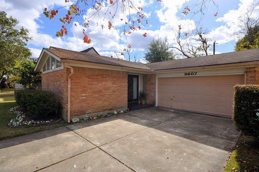 1st image of 9607 Rockhurst Dr