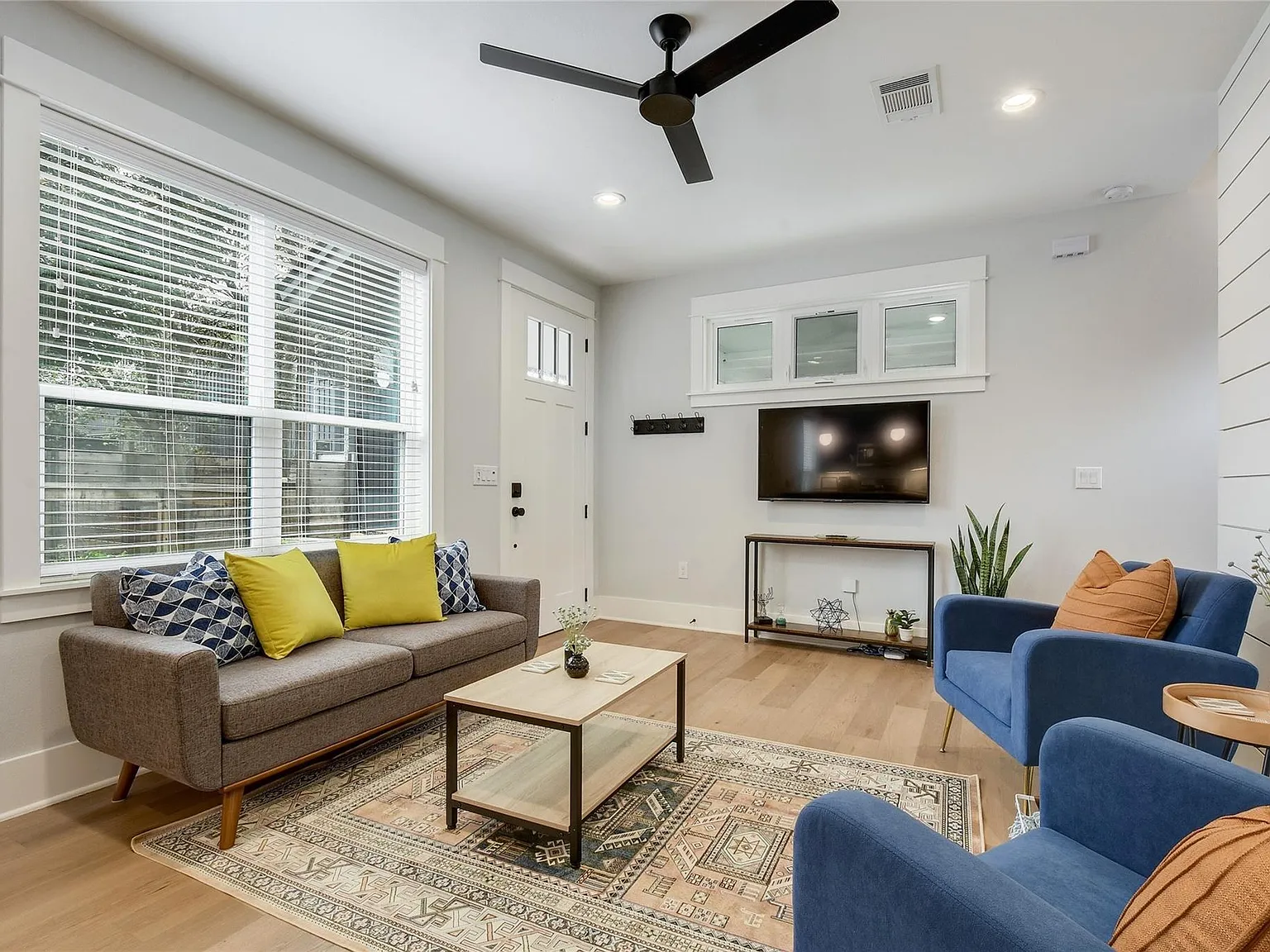 2 bed, 2.5 bath, 926 sqft, $3,000 — Photo 4