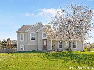 12922 Thistlewood Ln, Holland, MI 49424