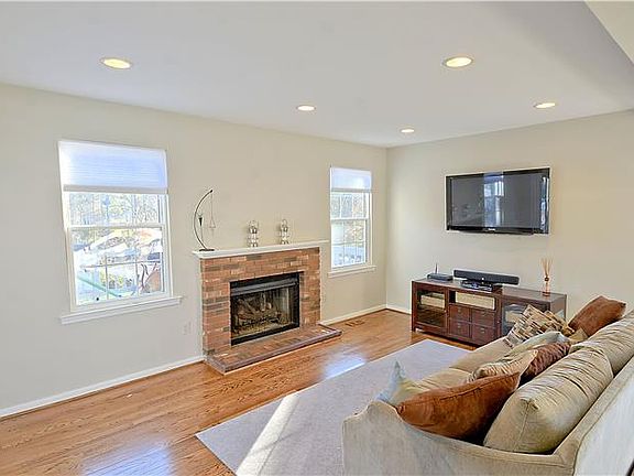 3rd image of 5513 Shipley Ct