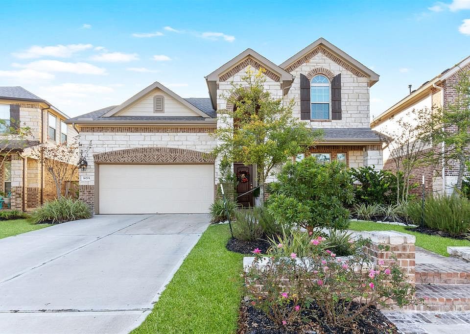 1st image of 16715 Highland Country Dr