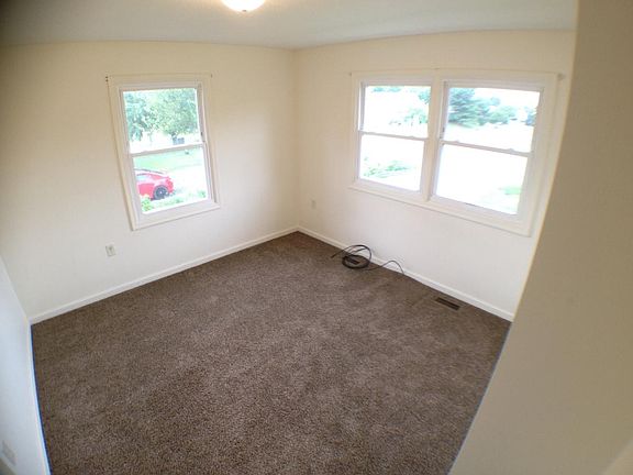 5th image of 405 Oriole Dr