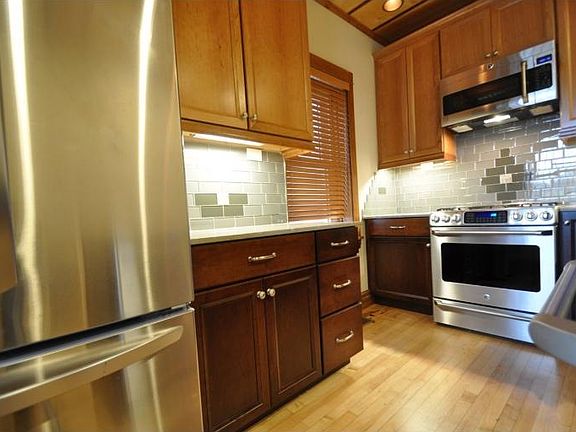 5th image of 1648 N Saint Louis Ave #1