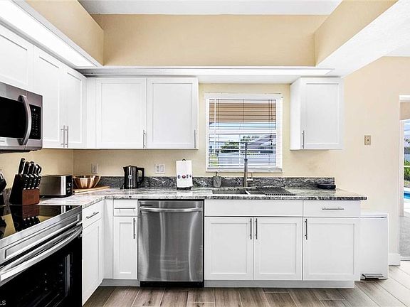 5th image of 2122 SW 25th ST