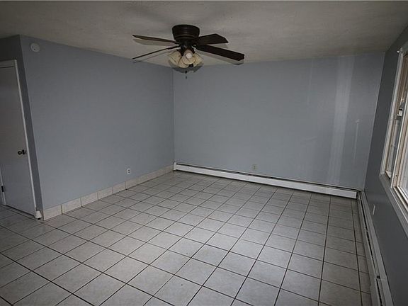 3rd image of 47 Steven Dr