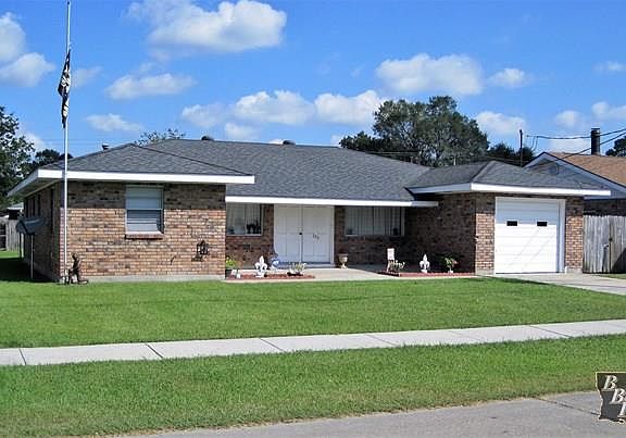 3rd image of 303 Oakshire Dr