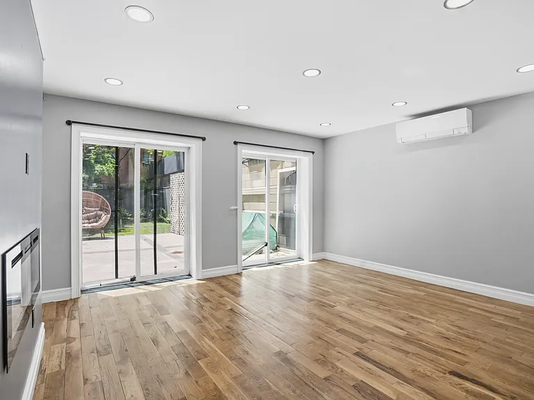 334 E 116th St #GARDEN-LEVEL — Photo 12
