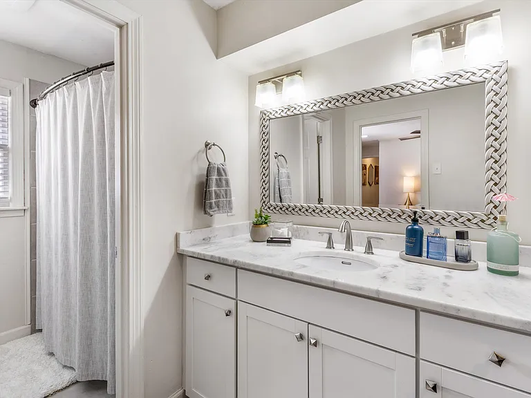 7270 Penbrook Cv — Photo 31