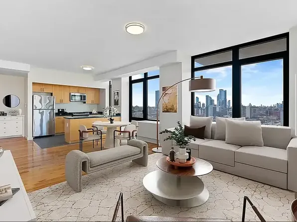 34-46 Vernon Boulevard image 2 of 18