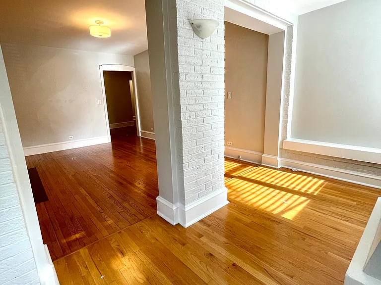 840 W Elmwood Ave #1 — Photo 3