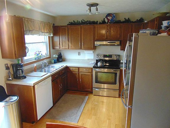 2nd image of 1559 Hickory Hill Ct