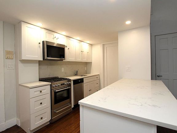 5th image of 54 W 74th St APT 310