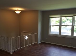 30W233 Claymore Ln, Naperville, IL 60563