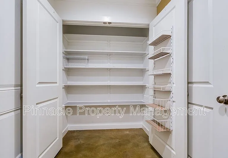 5918 Southampton Pl — Photo 15