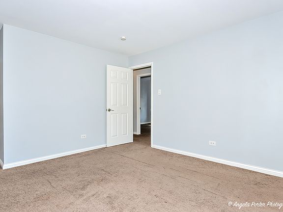4th image of 813 E Carriage Ln Unit 7