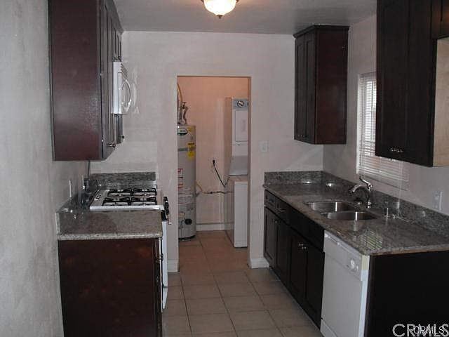 2nd image of 256 E 11th St #262