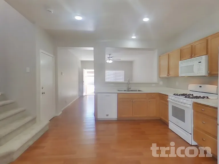 878 Blue Rosalie Pl — Photo 5