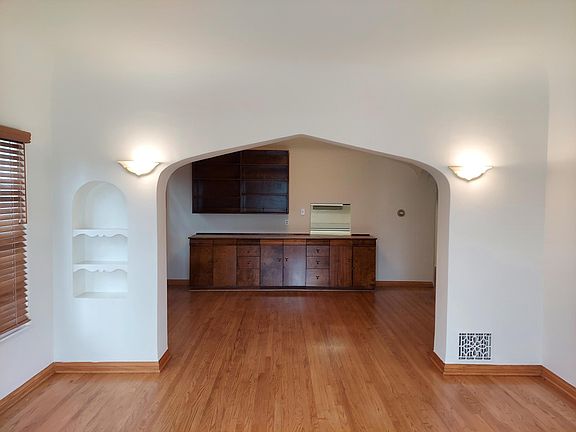 2nd image of 751 N Edinburgh Ave APT 1