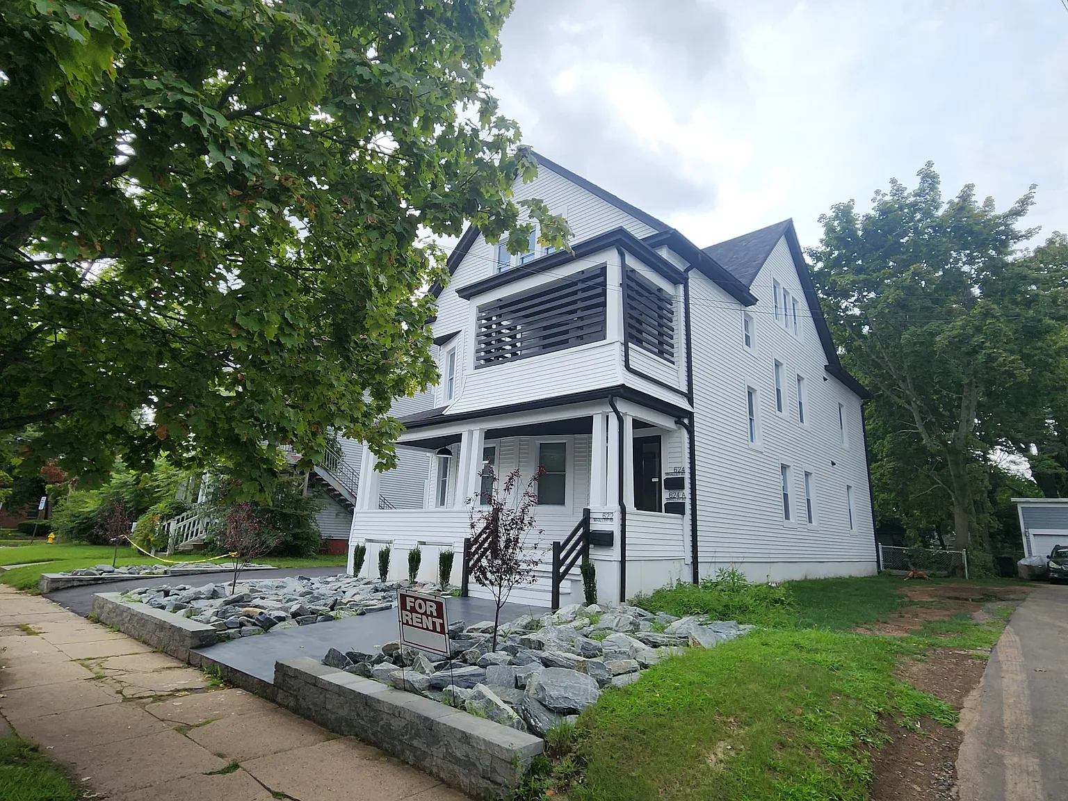 2 bed, 3710 sqft, $2,300 — Photo 4