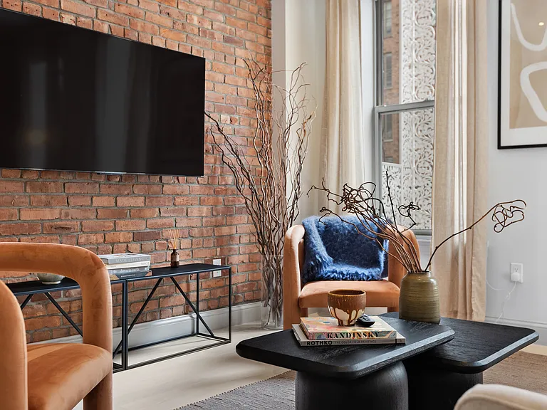808 Lexington Ave #4 — Photo 16