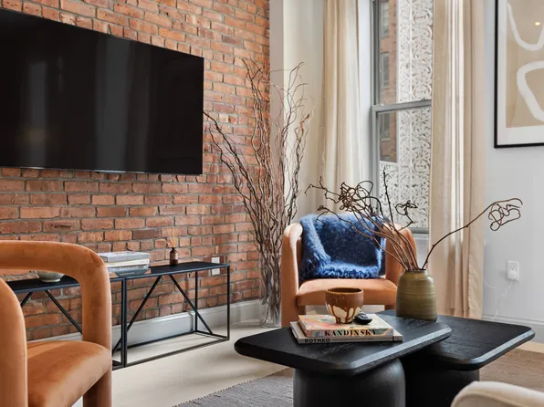 808 Lexington Avenue image 15 of 32