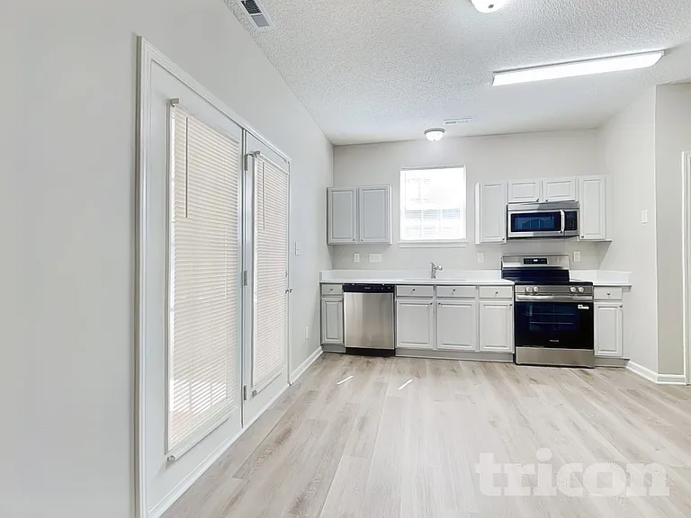 309 Patrick Ave SW — Photo 4