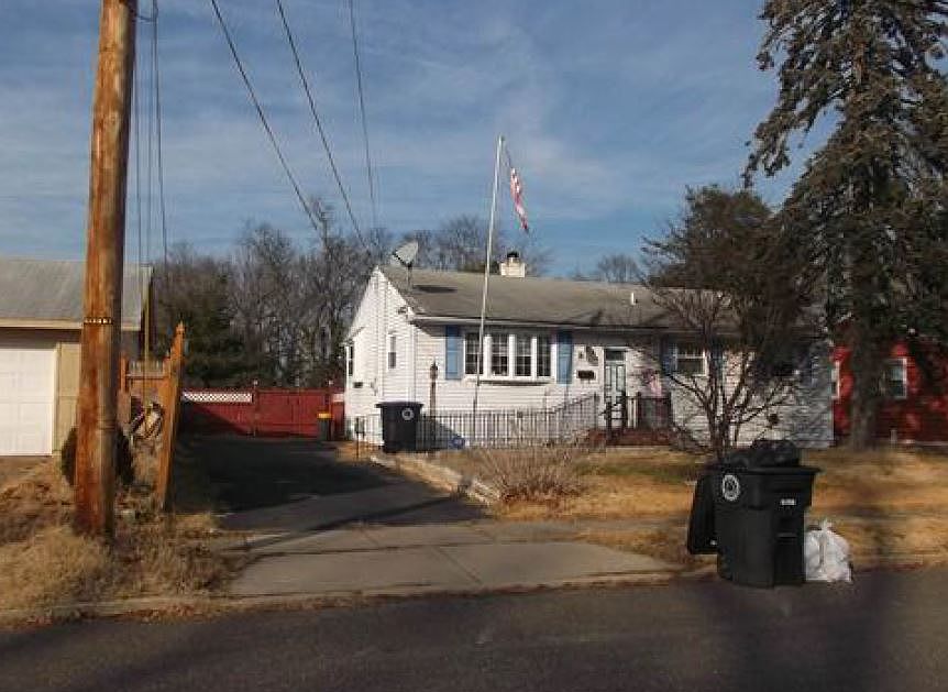 2nd image of 8 Fairmount Ave