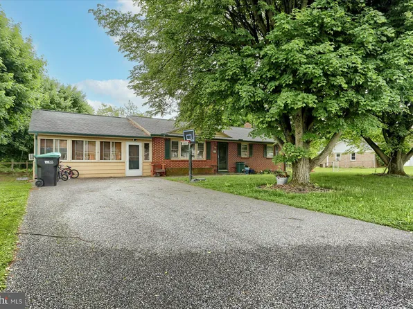 15 Annendale Dr, Carlisle, PA 17015