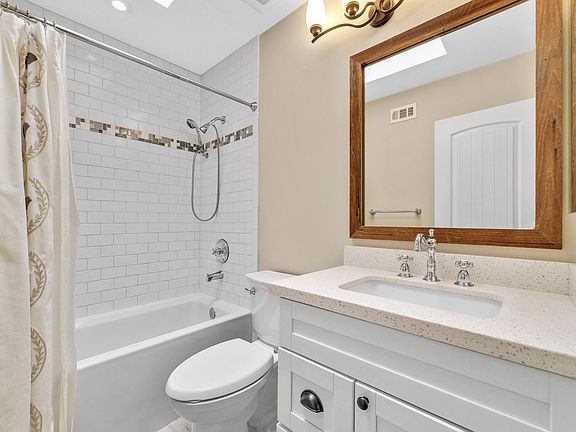 4th image of 5749 E Creekside Ave Unit 1