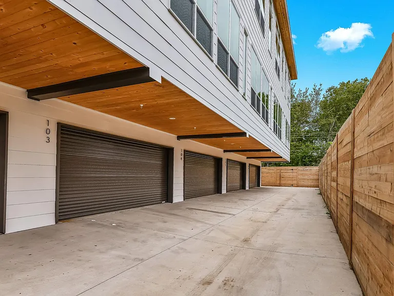 2603 Calvin St #104 — Photo 13