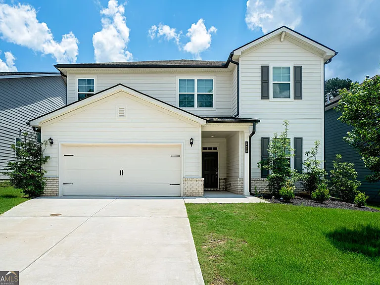 123 Vivian Ln — Photo 1