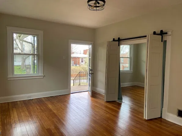 5818 W Park Ave, Saint Louis, MO 63110