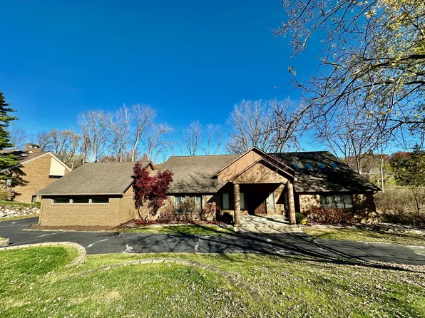 95 Barbara Ln, Bloomfield Hills, MI 48304