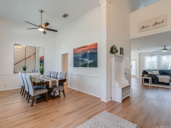 3rd image of 9130 Brae Glen