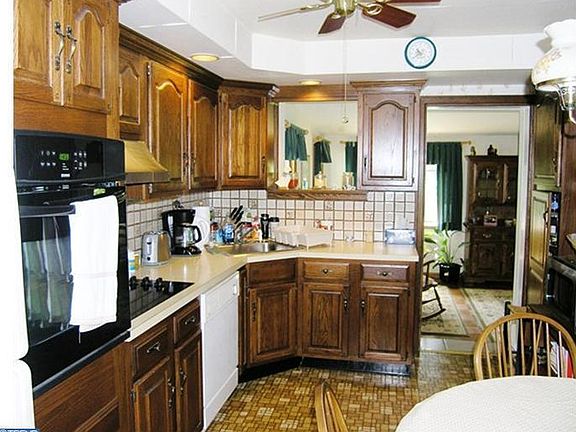 2nd image of 2047 Lockwood Ln