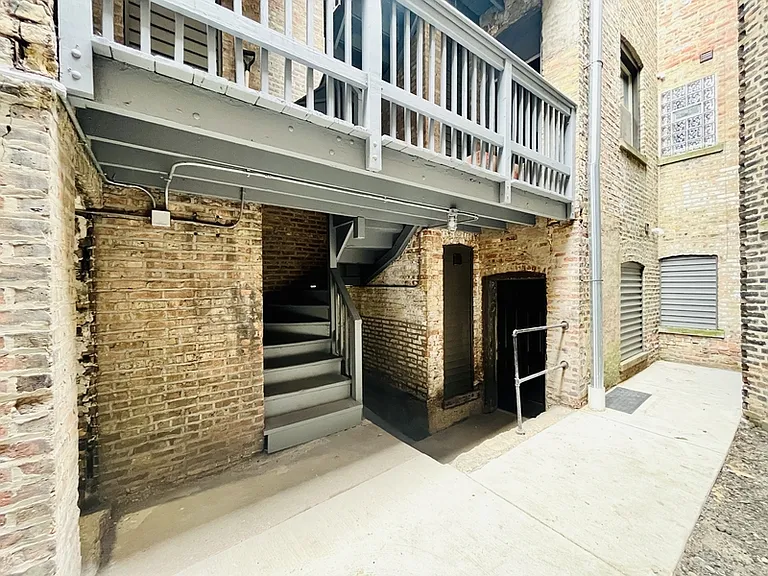 1371 S California Ave #2F — Photo 30
