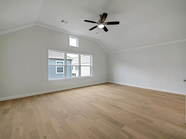 945 Wakefield Dr — Photo 15