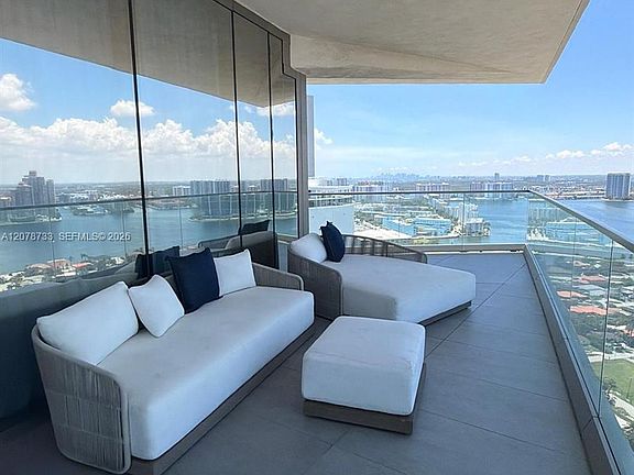 2nd image of 18975 Collins Ave Unit 2905
