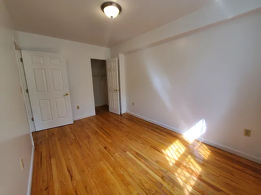 Rented by Chase Global Realty Corp | media 9