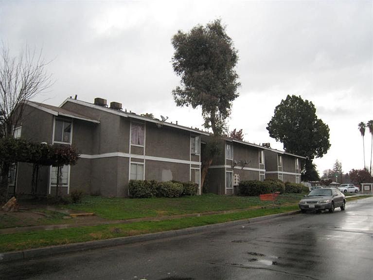 1st image of 5239 E Huntington