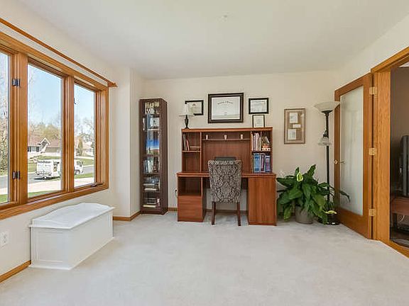 5th image of 745 Meadowood Dr