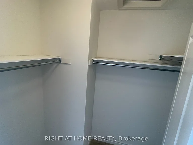 1054 Denton Dr — Photo 20