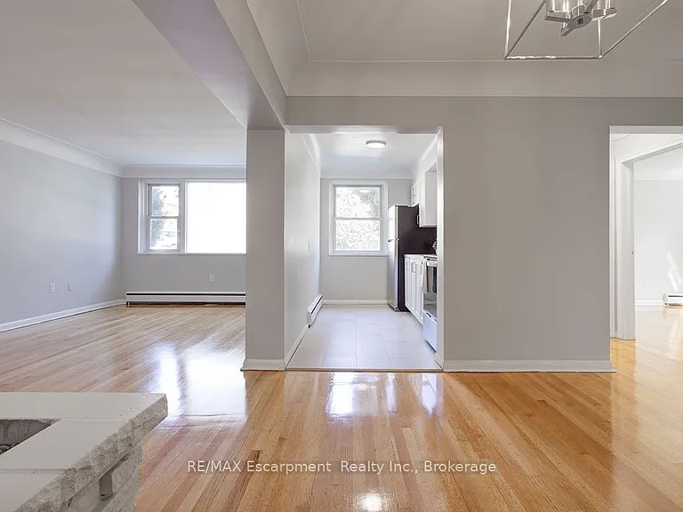 830 Robinson St #102 — Photo 8